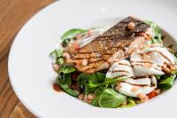 Jídlo v hotelu nebo okolí