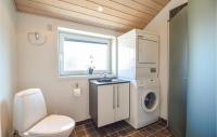 Koupelna v ubytování Pet Friendly Home In Rømø With Kitchen
