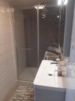Petra Rooms and Apartmentsにあるバスルーム