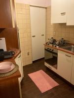A kitchen or kitchenette at Casa Oliva Castelletto di Brenzone