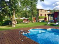 Bazén v ubytování Hotel Masia La Palma nebo v jeho okolí