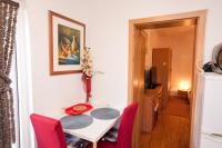 Kuchyňa alebo kuchynka v ubytovaní Apartments Ruža Dragove Dugi otok