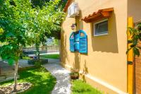 Vonkajšia záhrada v ubytovaní Platanes Apartments