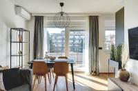 Telewizja i/lub zestaw kina domowego w obiekcie Giardini Penthouse apartment Pula