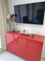 TV a/nebo společenská místnost v ubytování M & M Red Luxury