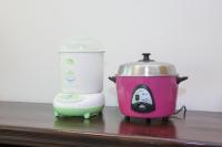 a blender and a toaster sitting on a table at Hualien Lidu House in Hualien City