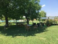 A garden outside Agriturismo La Cascinetta