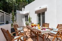 Balkon lub taras w obiekcie Oasis in the Heart of Rhodes, next to Old Town, near Beaches - Haven Home