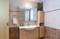 Łazienka w obiekcie Oasis in the Heart of Rhodes, next to Old Town, near Beaches - Haven Home