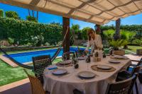 Bazén v ubytování VIlla Jaruco Lux, exclusiva zona residencial con Piscina & Aircon nebo v jeho okolí