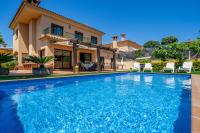 Bazén v ubytování VIlla Jaruco Lux, exclusiva zona residencial con Piscina & Aircon nebo v jeho okolí
