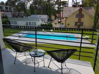 Bazén v ubytovaní Aprum Apartments 12C alebo v jeho blízkosti