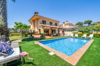 Bazén v ubytování VIlla Jaruco Lux, exclusiva zona residencial con Piscina & Aircon nebo v jeho okolí