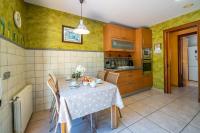 Kuchyň nebo kuchyňský kout v ubytování VIlla Jaruco Lux, exclusiva zona residencial con Piscina & Aircon