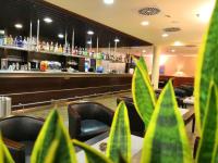Lounge alebo bar v ubytovaní Mercure Leonardo da Vinci Rome Airport