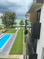 Bazén v ubytovaní Sol Balaton alebo v jeho blízkosti