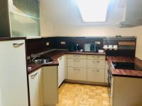 Kuchnia lub aneks kuchenny w obiekcie Haus Wenger Mountain View & Swimming Pool