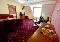 Telewizja i/lub zestaw kina domowego w obiekcie Hotel Tilia