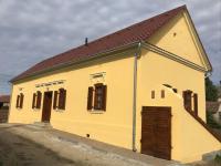 Budynek, w którym mieści się apartament