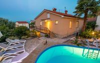 Bazén v ubytovaní Casa Fiorella Ika-Opatija alebo v jeho blízkosti