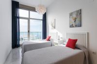 Posteľ alebo postele v izbe v ubytovaní 42nd floor - Penthouse VIP with private terrace and sea views
