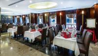 Restaurace v ubytování Landmark Summit Hotel