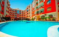 Bazén v ubytování Desert Pearl Apartment nebo v jeho okolí