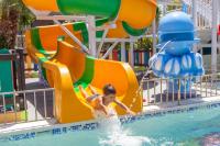 Bazén v ubytování Apartamentos Turísticos Playa Mar I nebo v jeho okolí