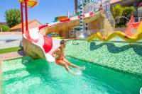 Bazén v ubytování Apartamentos Turísticos Playa Mar I nebo v jeho okolí