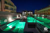 Bazén v ubytování Apartamentos Turísticos Playa Mar I nebo v jeho okolí