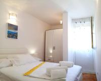 Posteľ alebo postele v izbe v ubytovaní Newly renovated apartment ''Marin'' in the center!