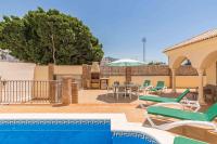 Basen w obiekcie Villa Oliva Nerja - Luxury Redesign & Private Pool lub w pobliżu