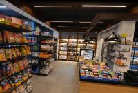 Supermarket nebo jiné obchody v  apartmánu nebo okolí