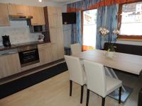 A kitchen or kitchenette at Haus Praxmarer
