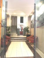 Lobby alebo recepcia v ubytovaní Rome Travellers Hotel
