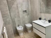 A bathroom at Torre dei Mori Boutique Rooms B&B
