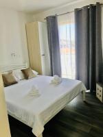 Postel nebo postele na pokoji v ubytování MALOA One bedroom White