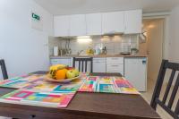 Kuchyňa alebo kuchynka v ubytovaní Apartmani AD Hvar