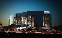 ein großes Gebäude in der Nacht mit Verkehr davor in der Unterkunft M Resort Spa &amp; Casino in Las Vegas