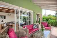 Posedenie v ubytovaní Spacious holiday house / pool / jacuzzi / playground / 6+2