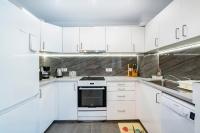 Kuchyňa alebo kuchynka v ubytovaní Beautifully renovated flat in superb location