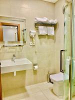 Hotel Tsereteli Palaceにあるバスルーム