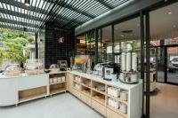 Kuchyň nebo kuchyňský kout v ubytování Hotel Amber Sukhumvit 85