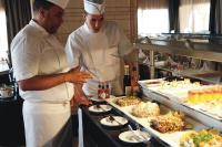 Jídlo v hotelu nebo okolí