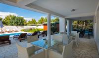 Bazén v ubytovaní Apartment Royal II alebo v jeho blízkosti