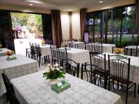 Nhà hàng/khu ăn uống khác tại RS Phong Riverside Resort