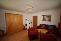 Część wypoczynkowa w obiekcie Familienappartements Eder - Free entry to Tauern SPA Kaprun included
