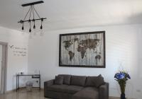 A seating area at Holiday House Rosy