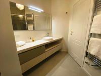 A bathroom at Vittoria Suite Milano