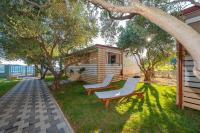Vonkajšia záhrada v ubytovaní Mobile home Pecten 01